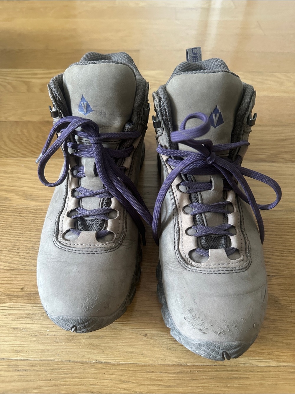 Vasque Brown Lace-Up Women's Hiking Boots with Purple Laces